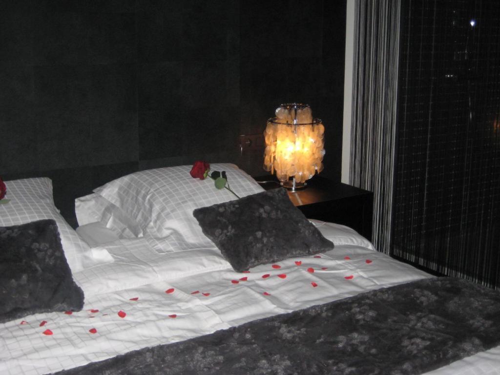 Boutique Hotel Loeven Льовен Стая снимка